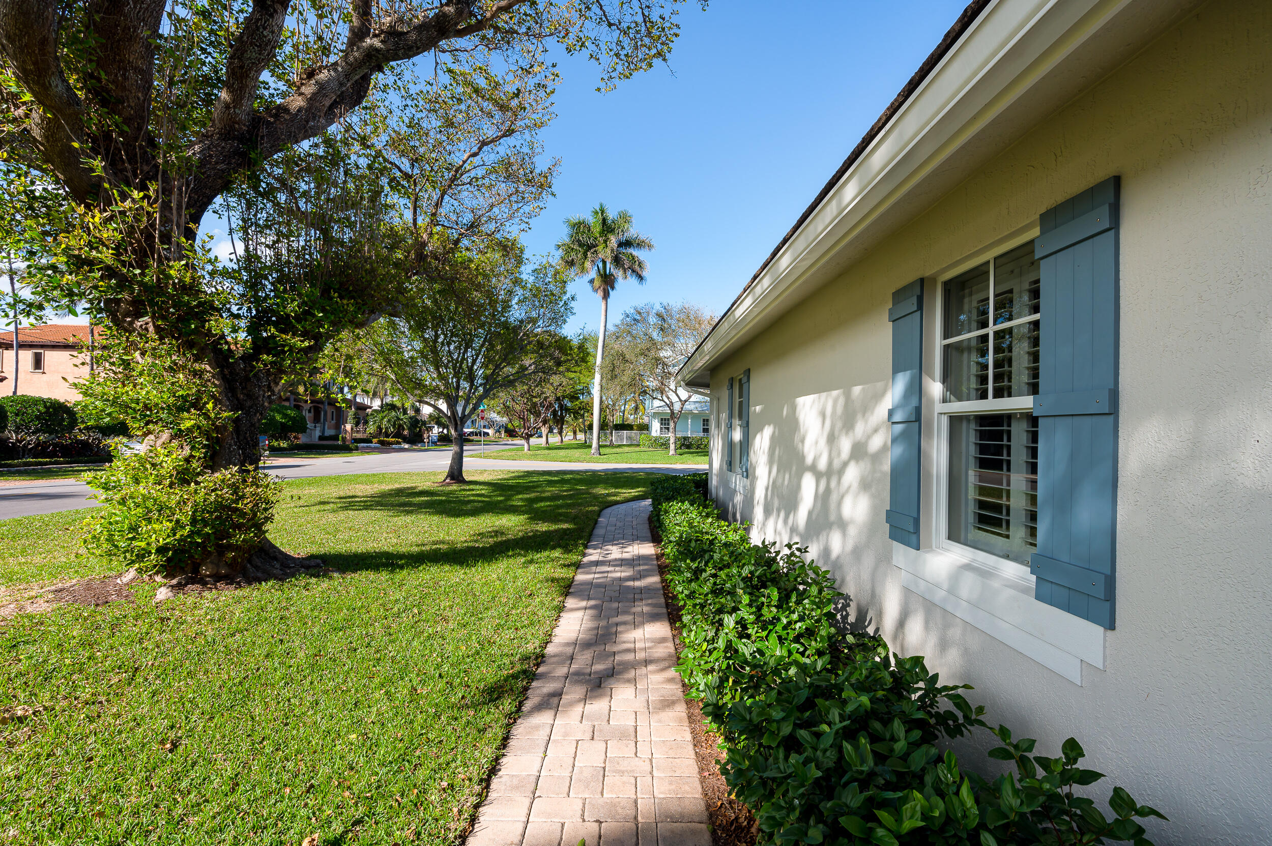 2712 NE 31st Court