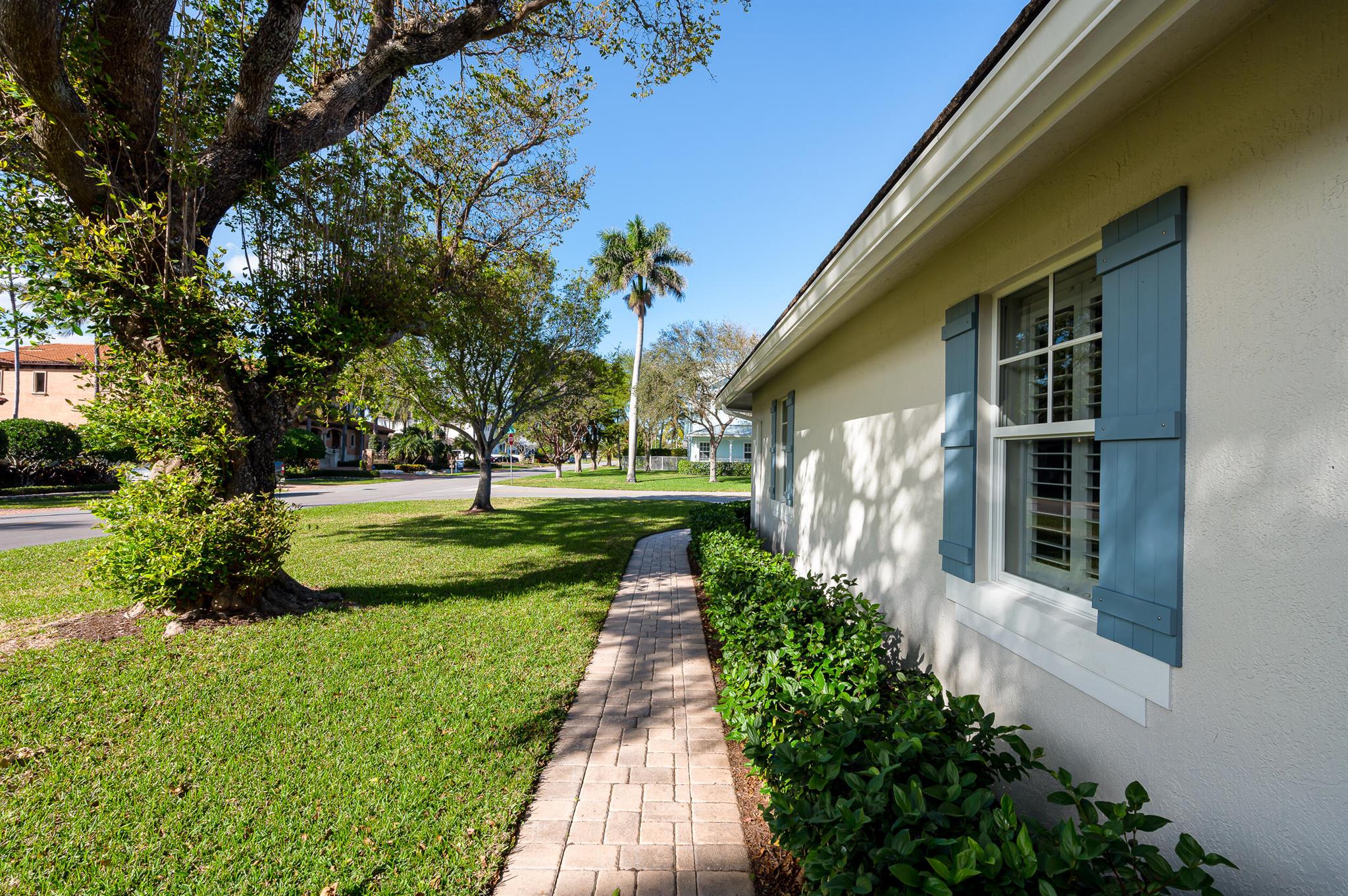 2712 NE 31st Court