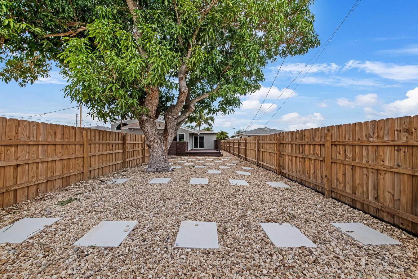 526 W Perry Street A, Lantana