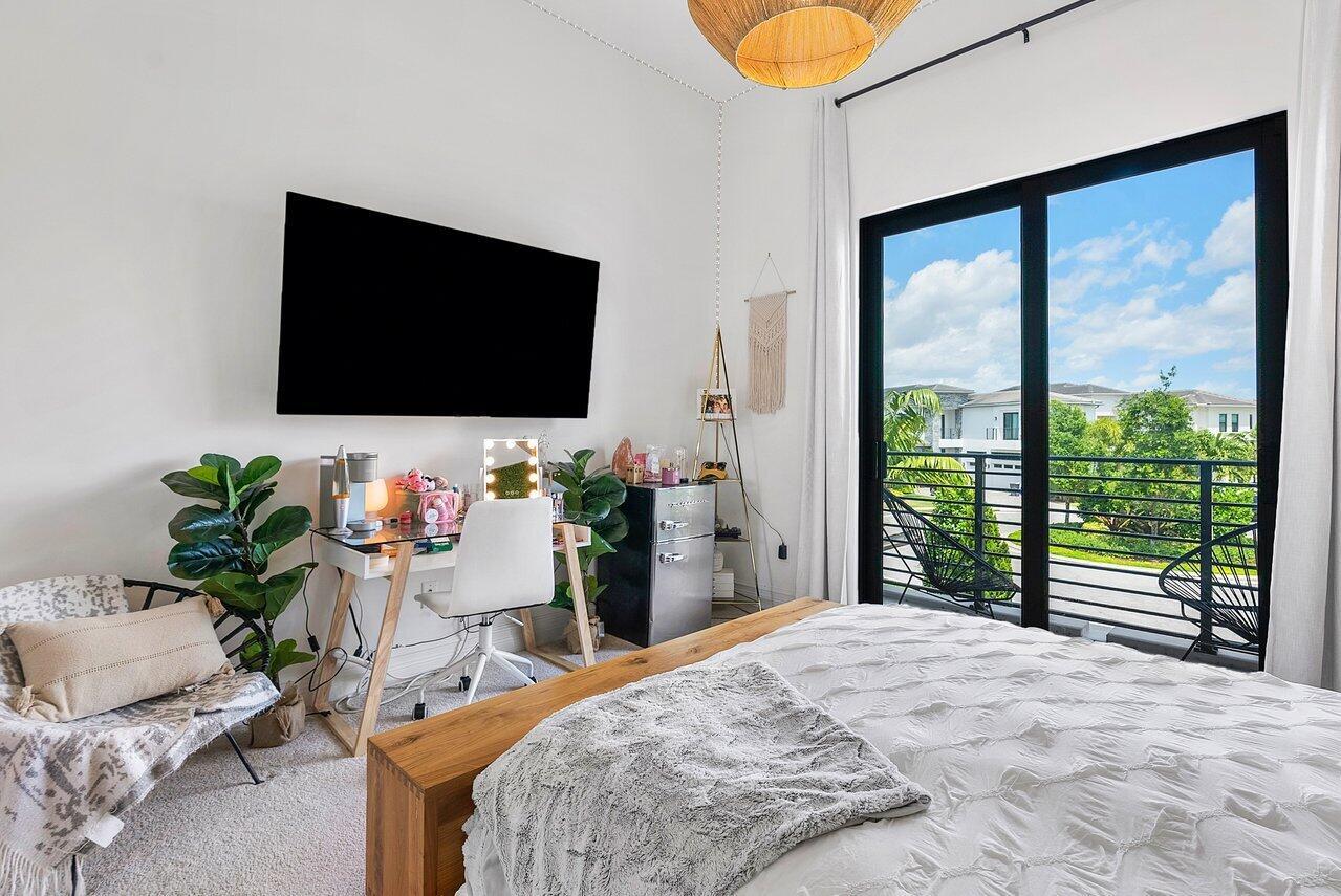 9180 Benedetta Place