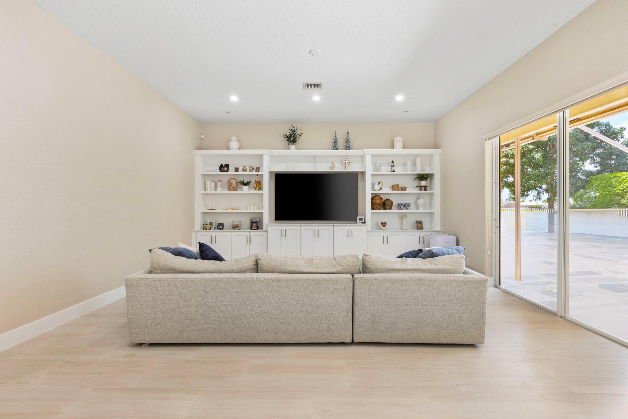 21159 Falls Ridge Way