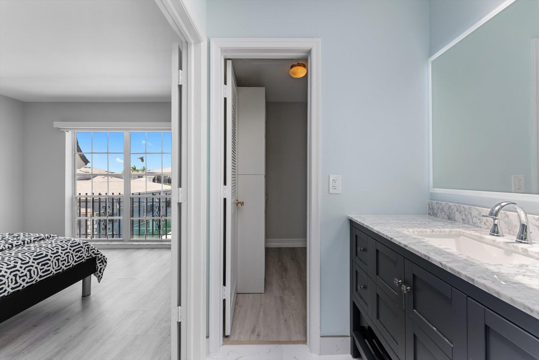 1194 Hillsboro Mile 31