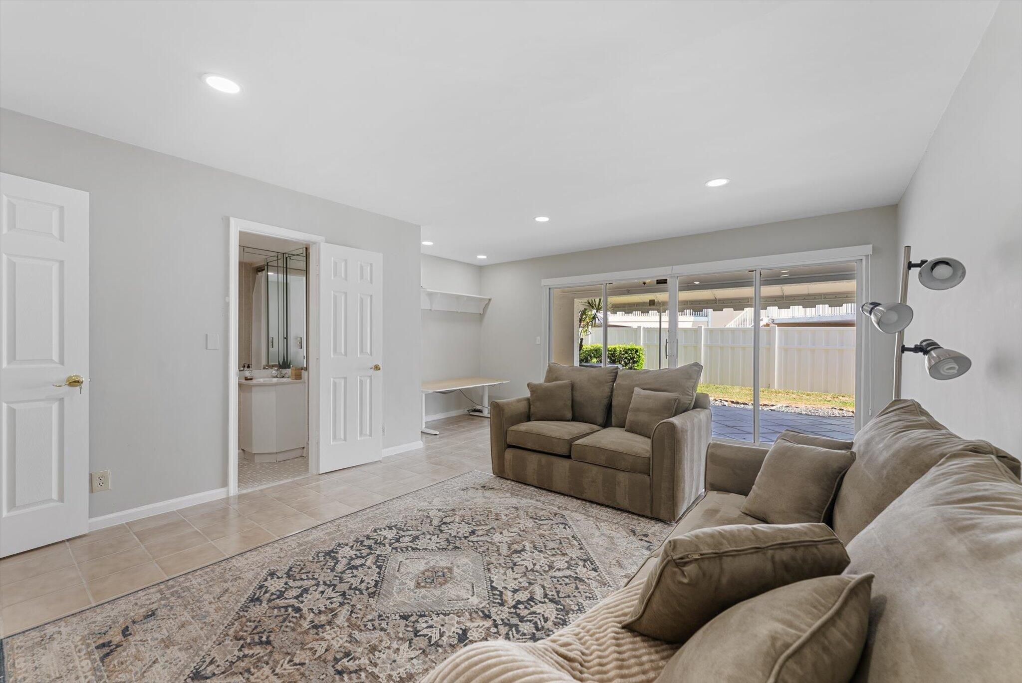 1194 Hillsboro Mile 31