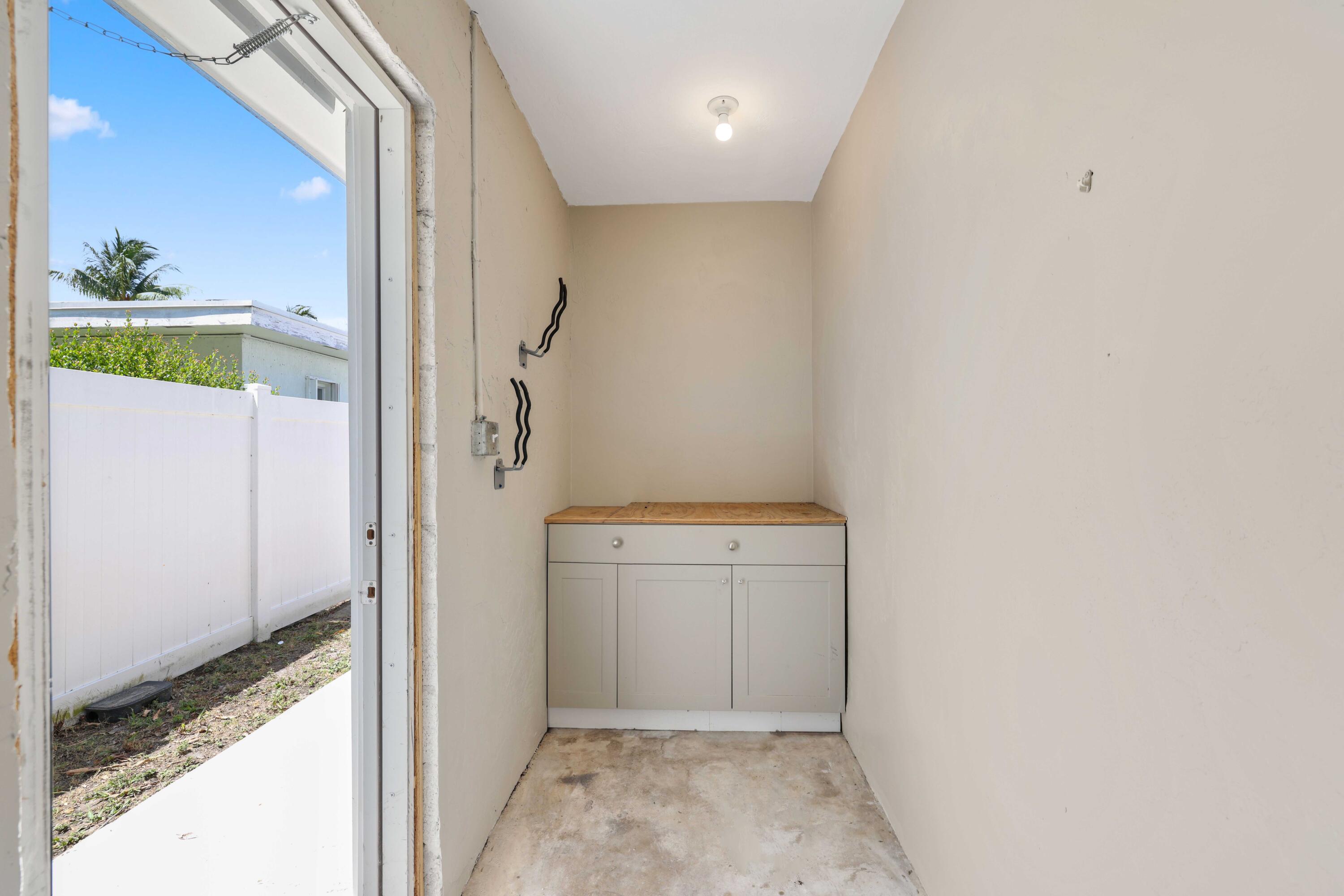 420 NE 11th Avenue 1-2