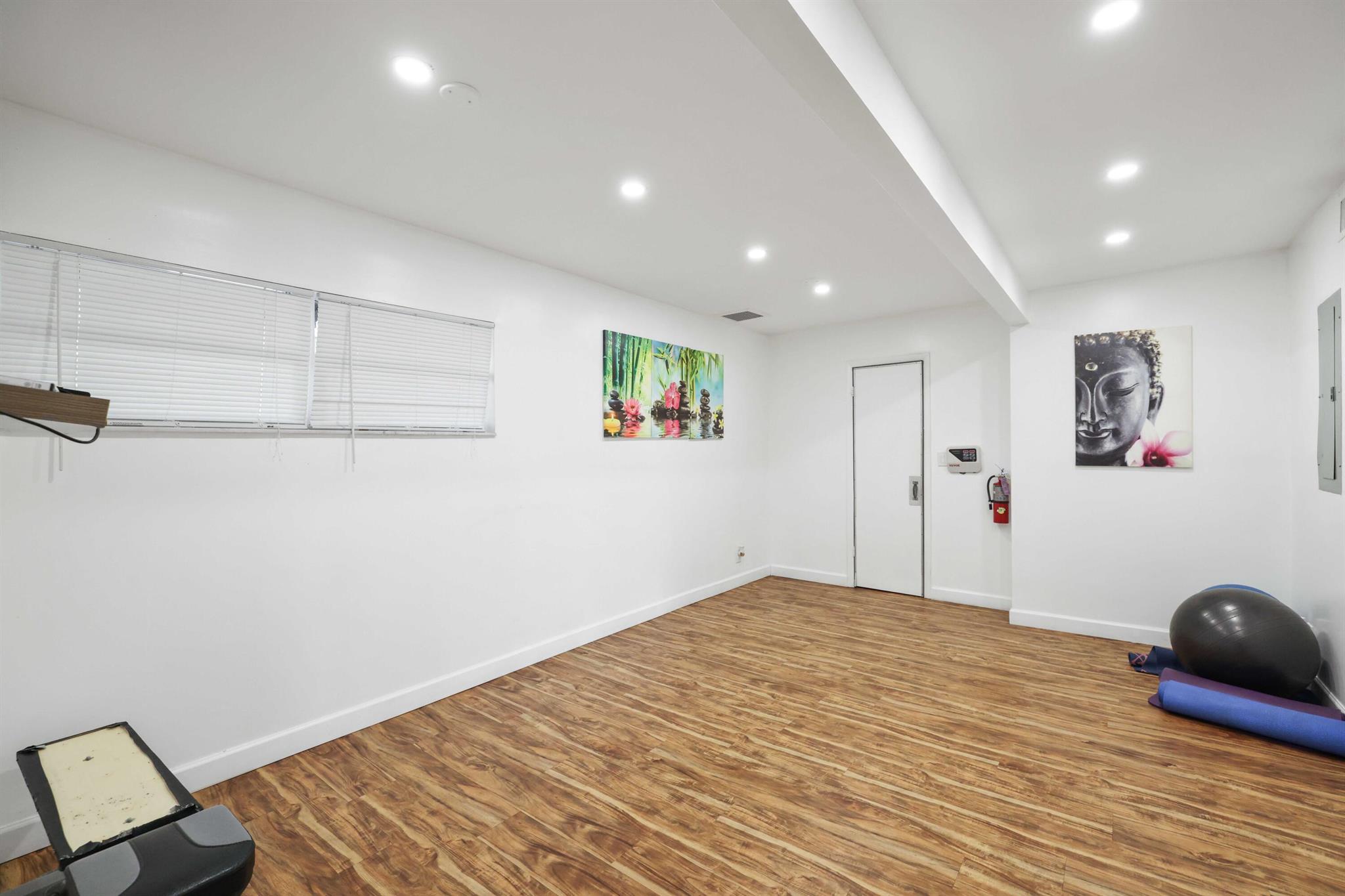 1167 Hillsboro Mile 110