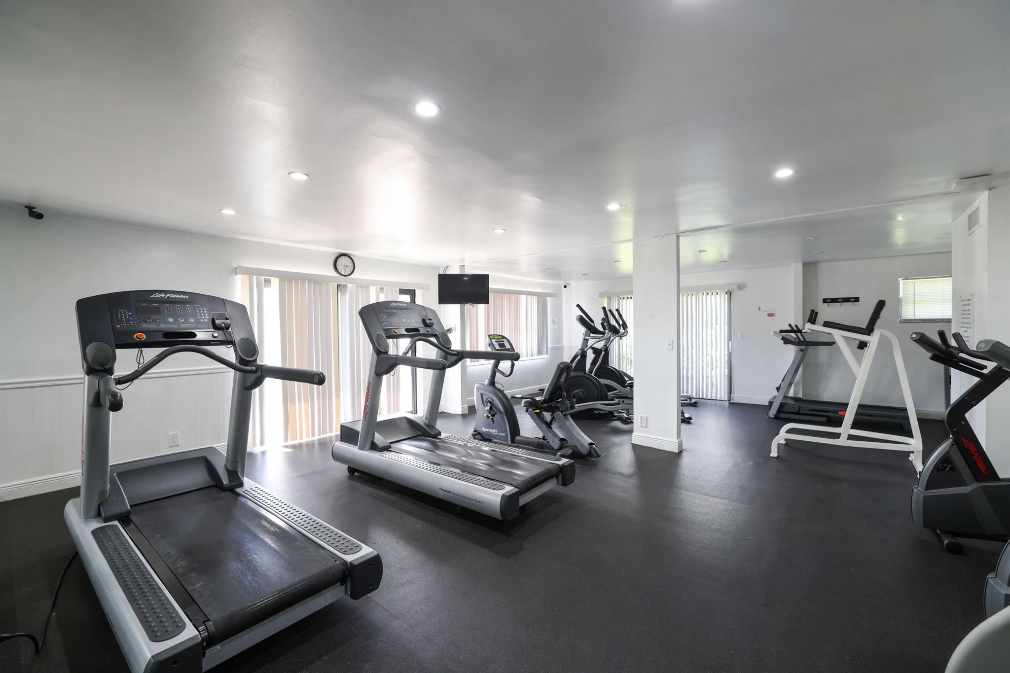 1167 Hillsboro Mile 110