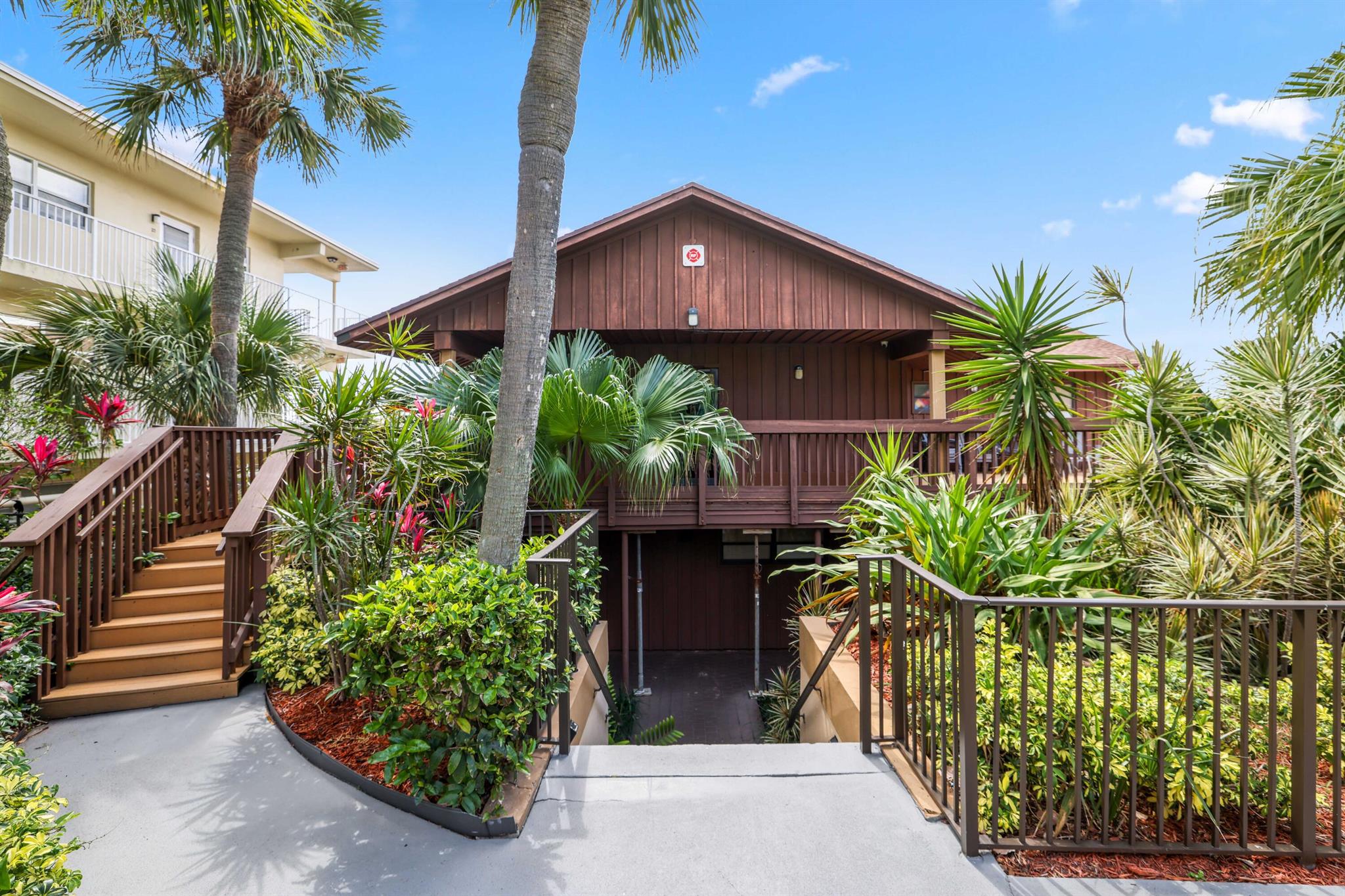 1167 Hillsboro Mile 110