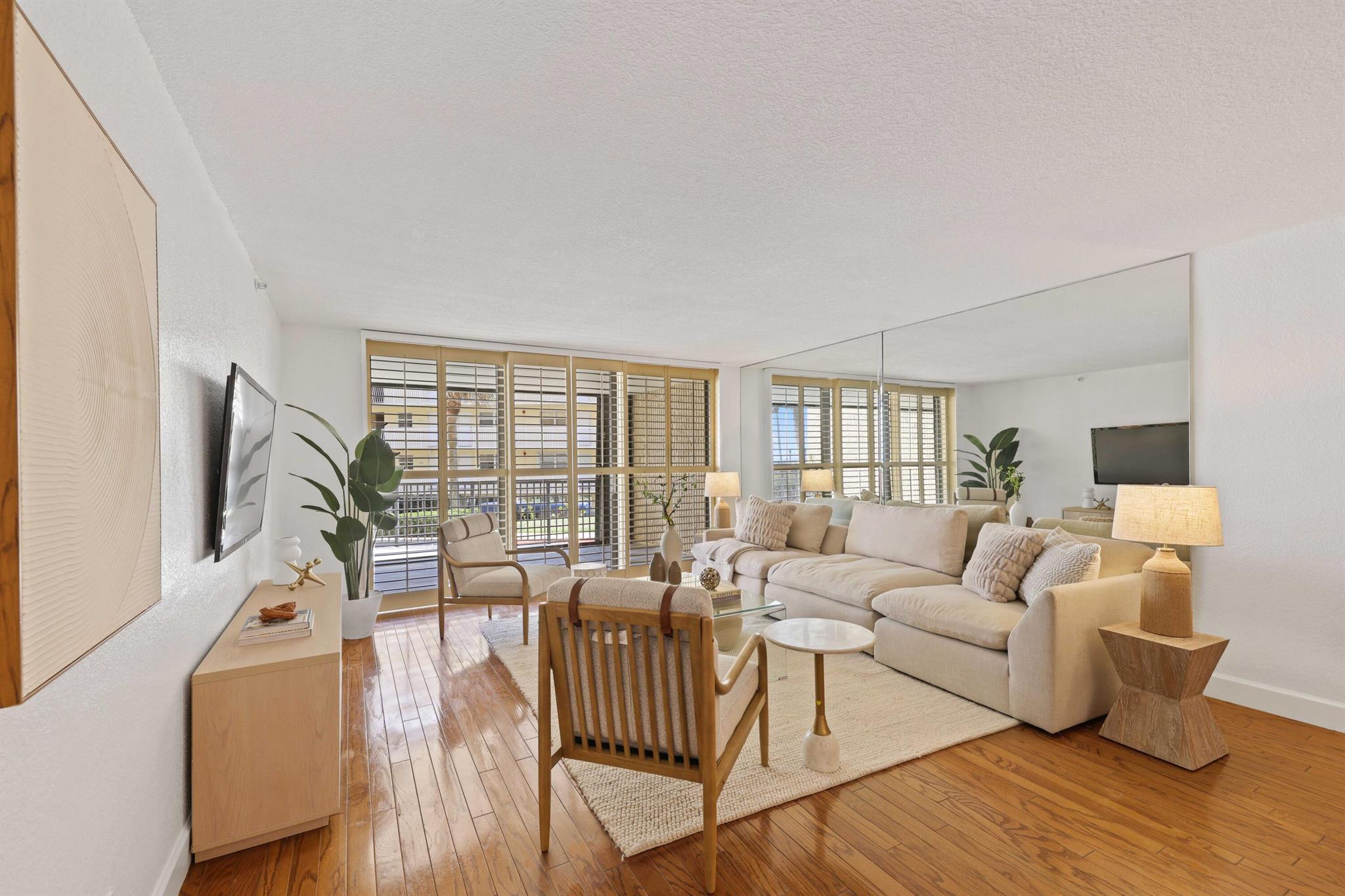 1167 Hillsboro Mile 110