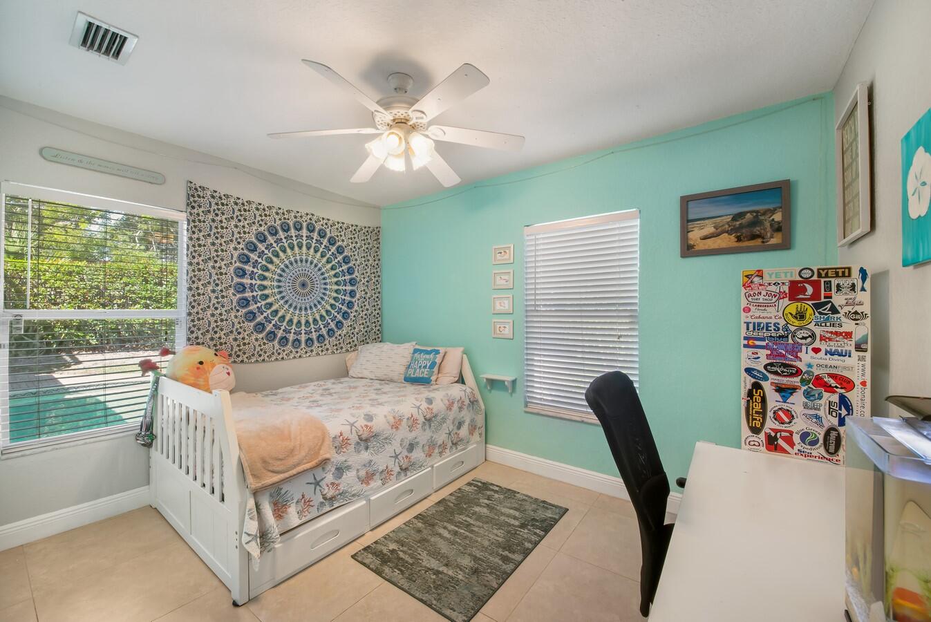 2220 W Pineridge Court