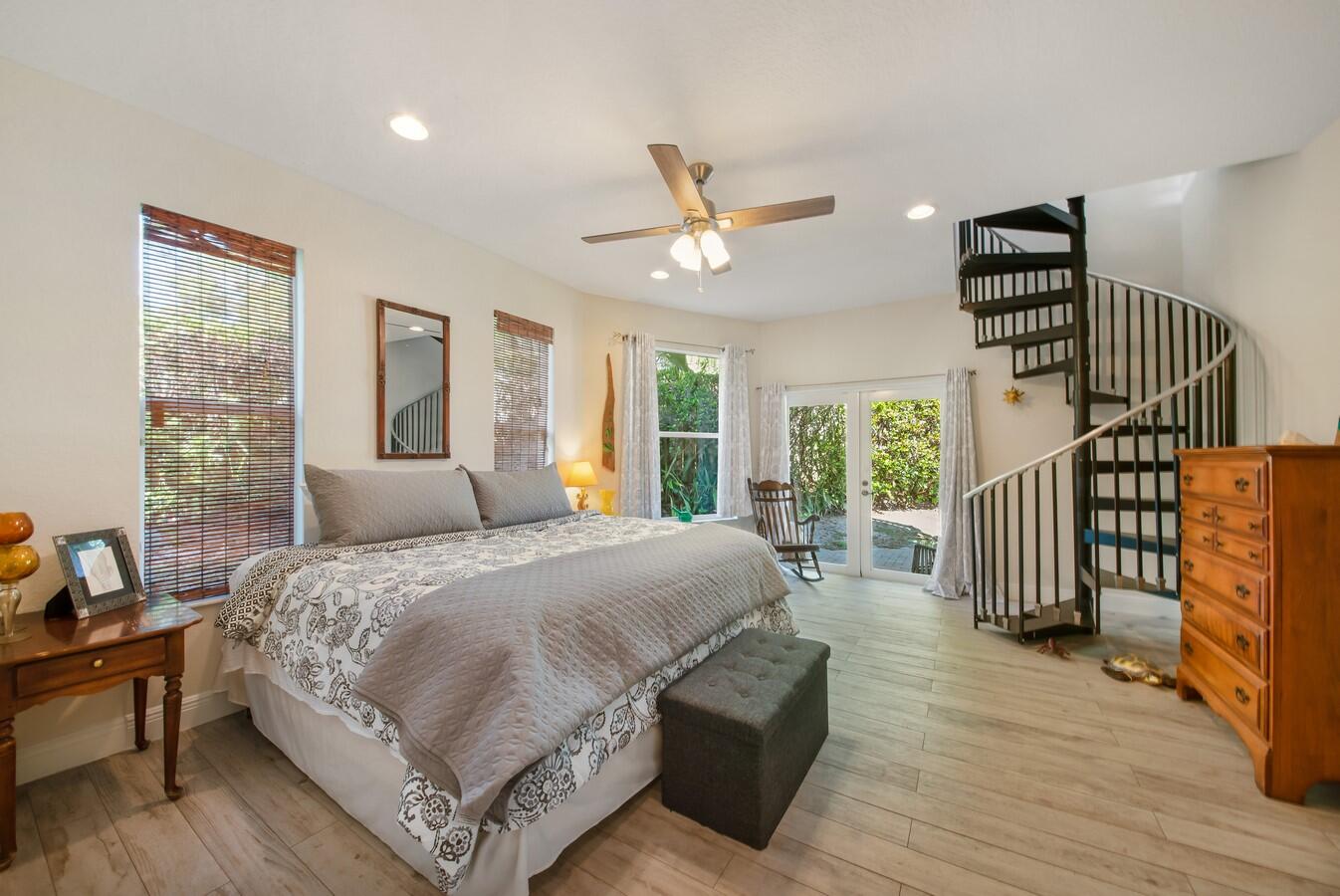 2220 W Pineridge Court