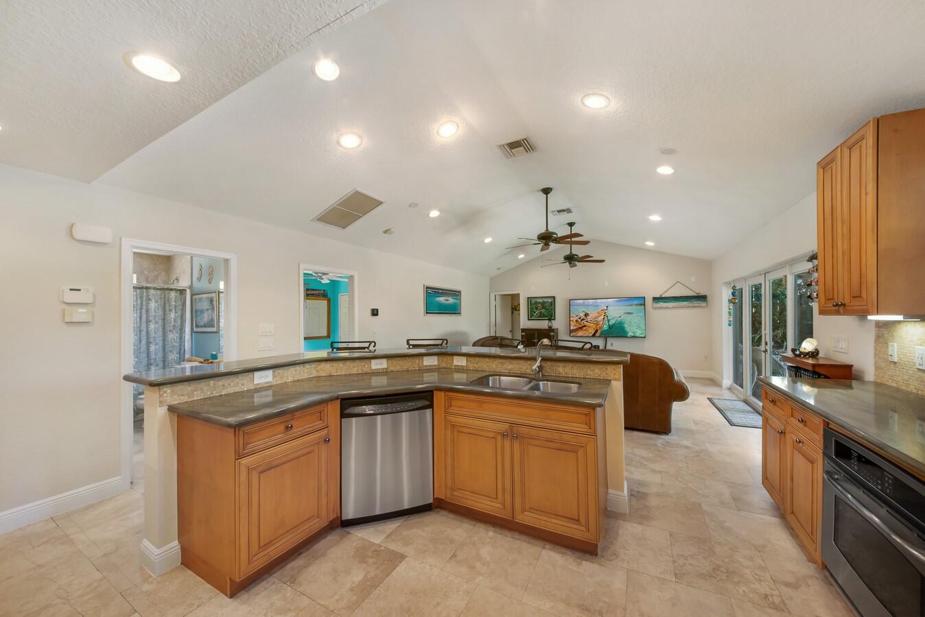 2220 W Pineridge Court