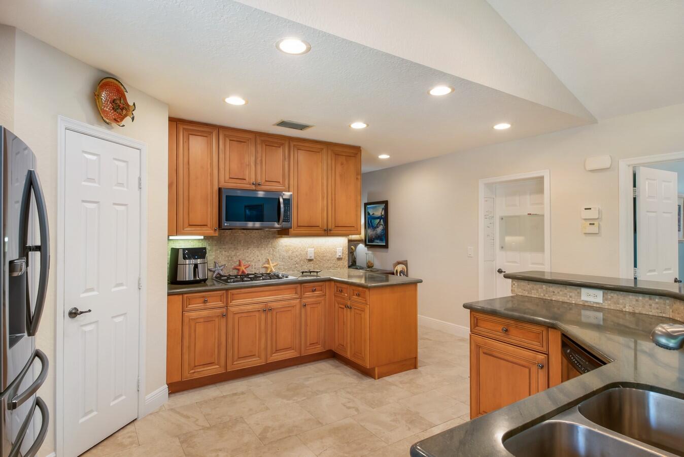 2220 W Pineridge Court