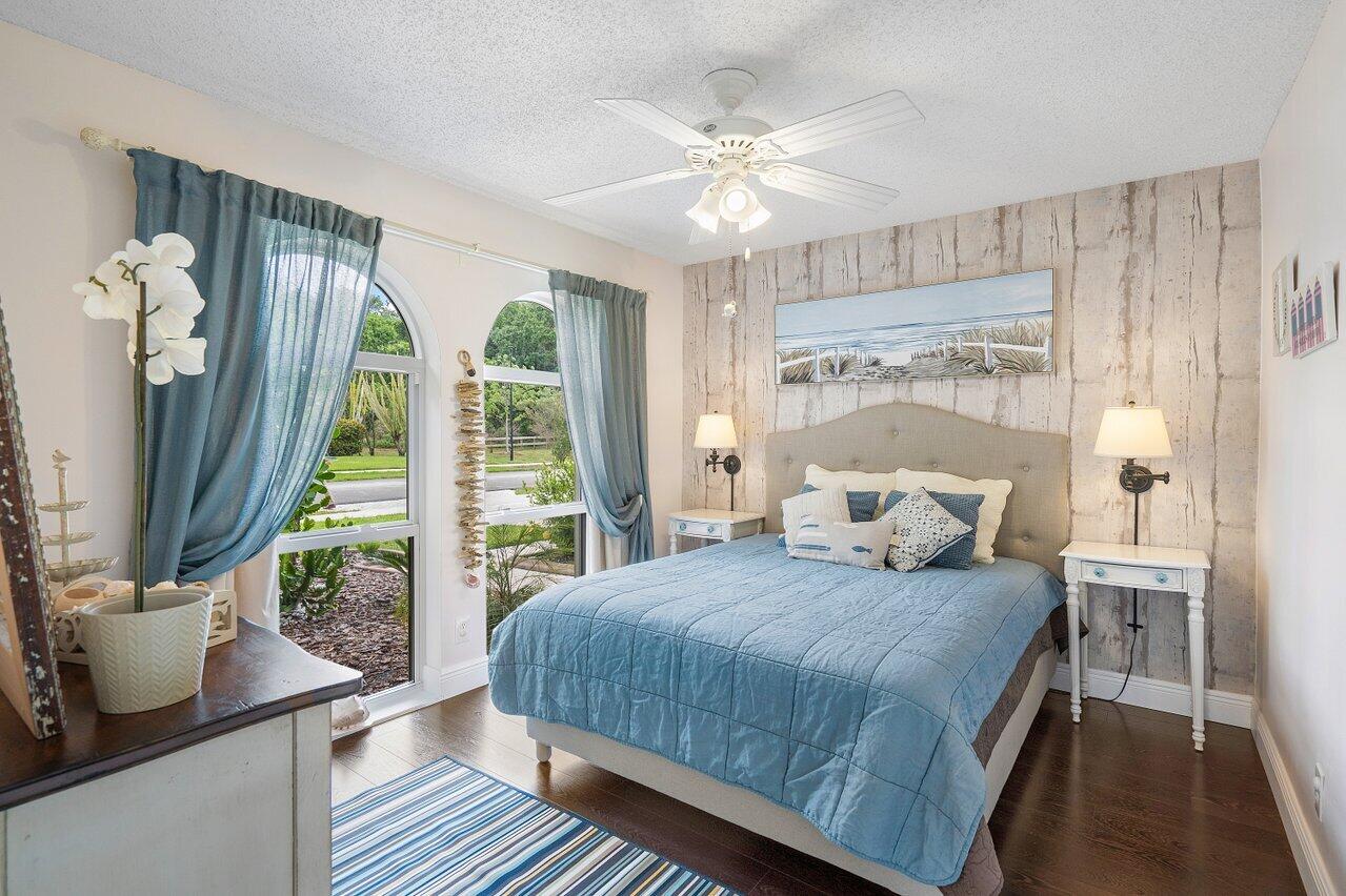 2943 E Abiaca Circle