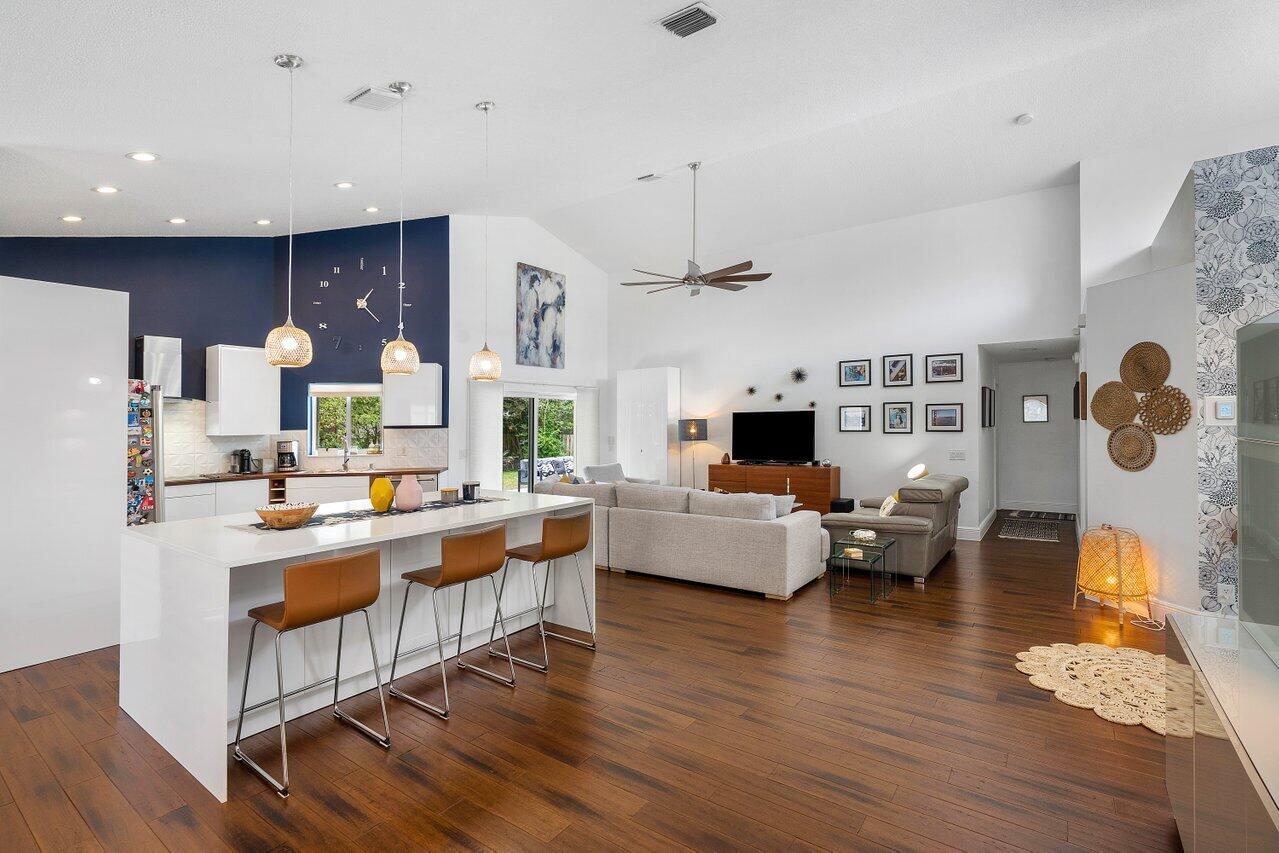 2943 E Abiaca Circle