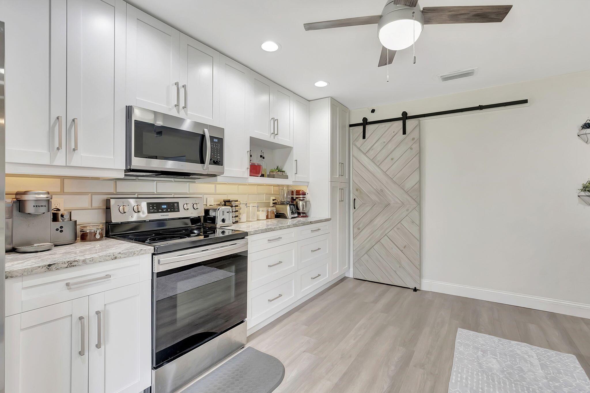 3039 Deer Creek Lake Shore Drive