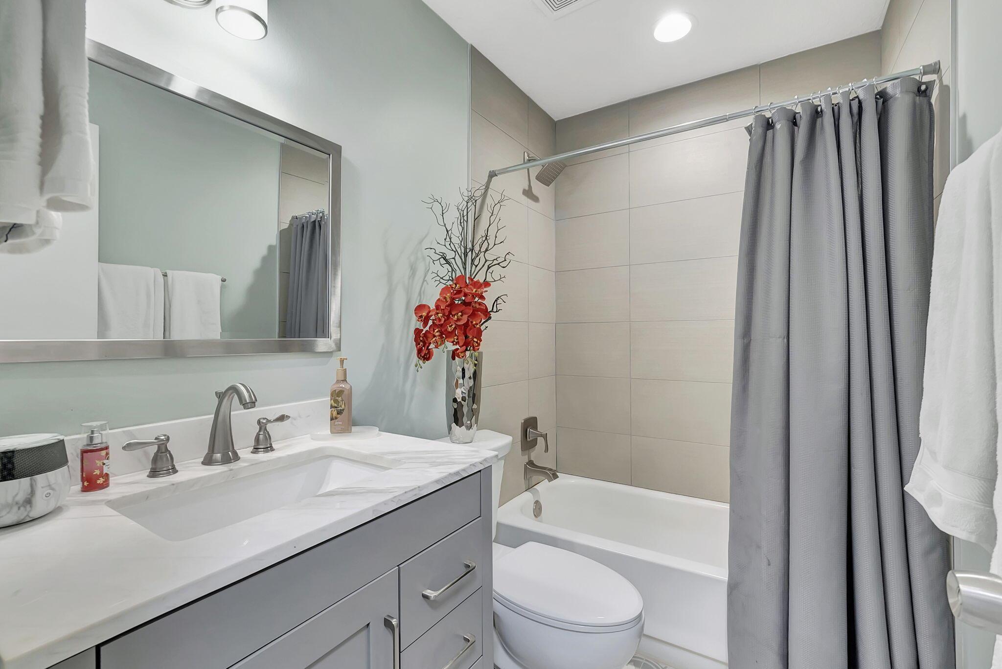 3039 Deer Creek Lake Shore Drive