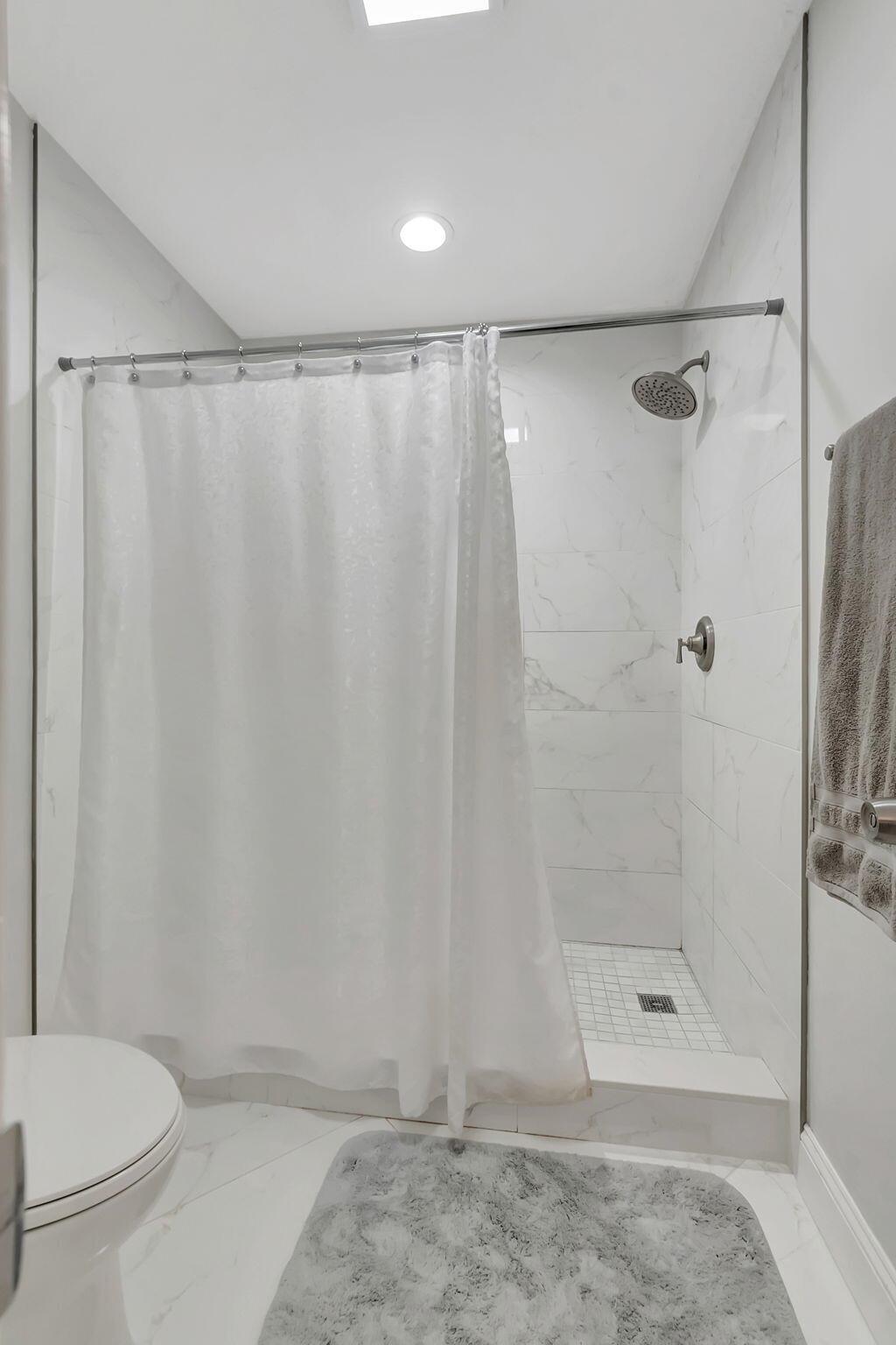 3039 Deer Creek Lake Shore Drive