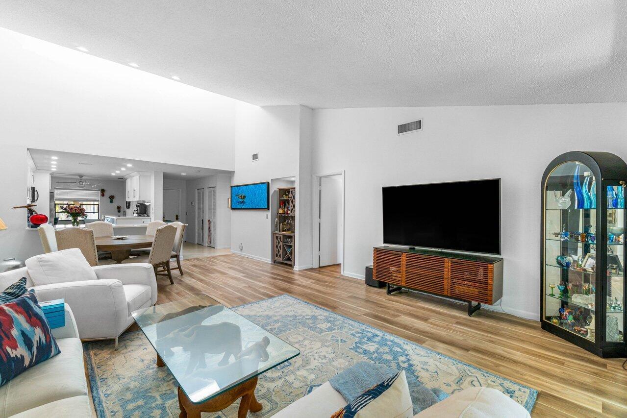 61 Eastgate Drive D