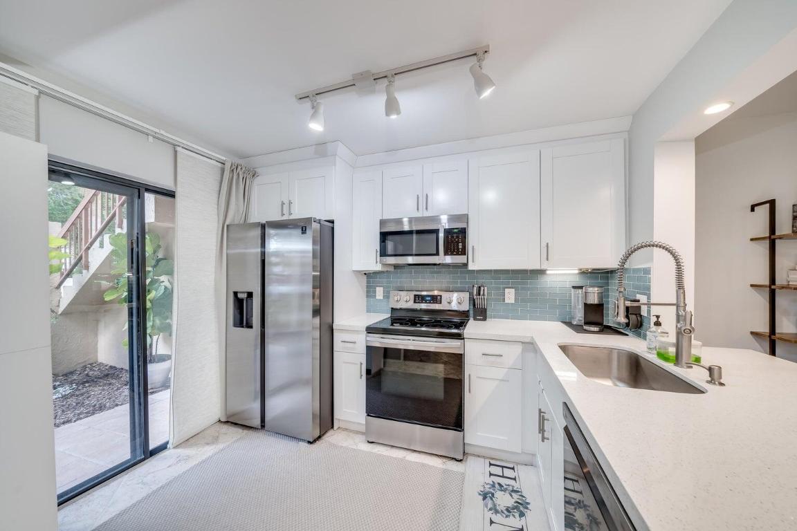 3939 NE 5th Avenue D103, Boca Raton Unit: D103