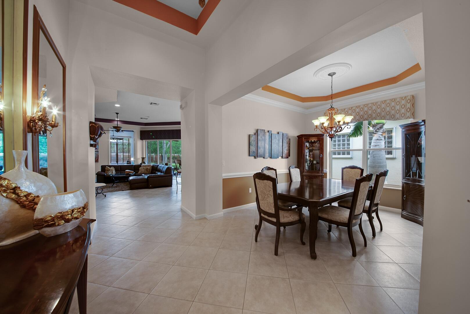 9373 Via Elegante, Wellington