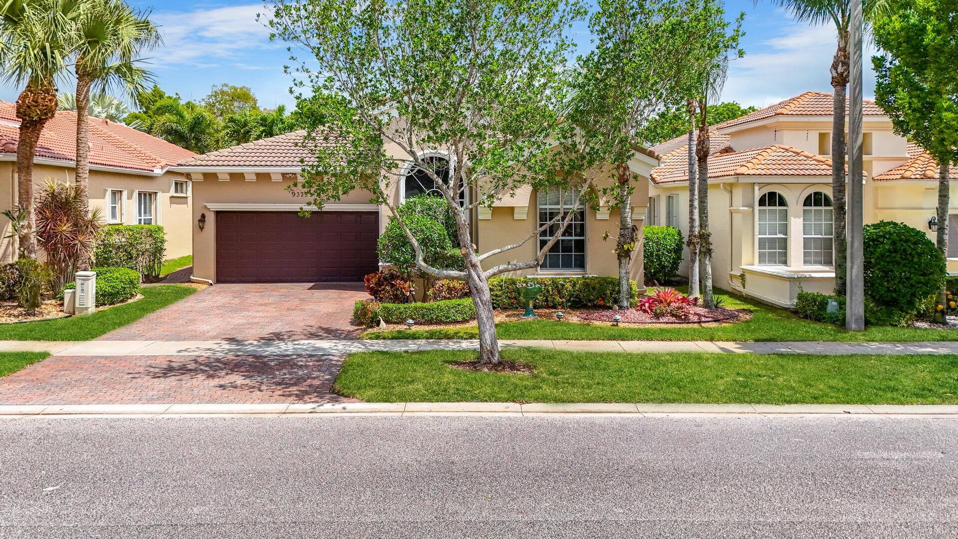 9373 Via Elegante, Wellington