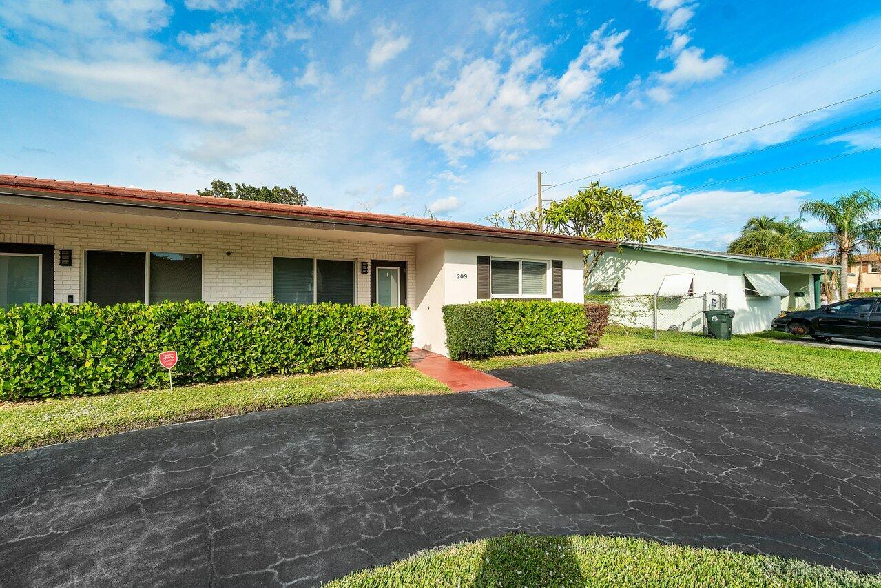 209 SW 6th Street 209, Boca Raton Unit: 209