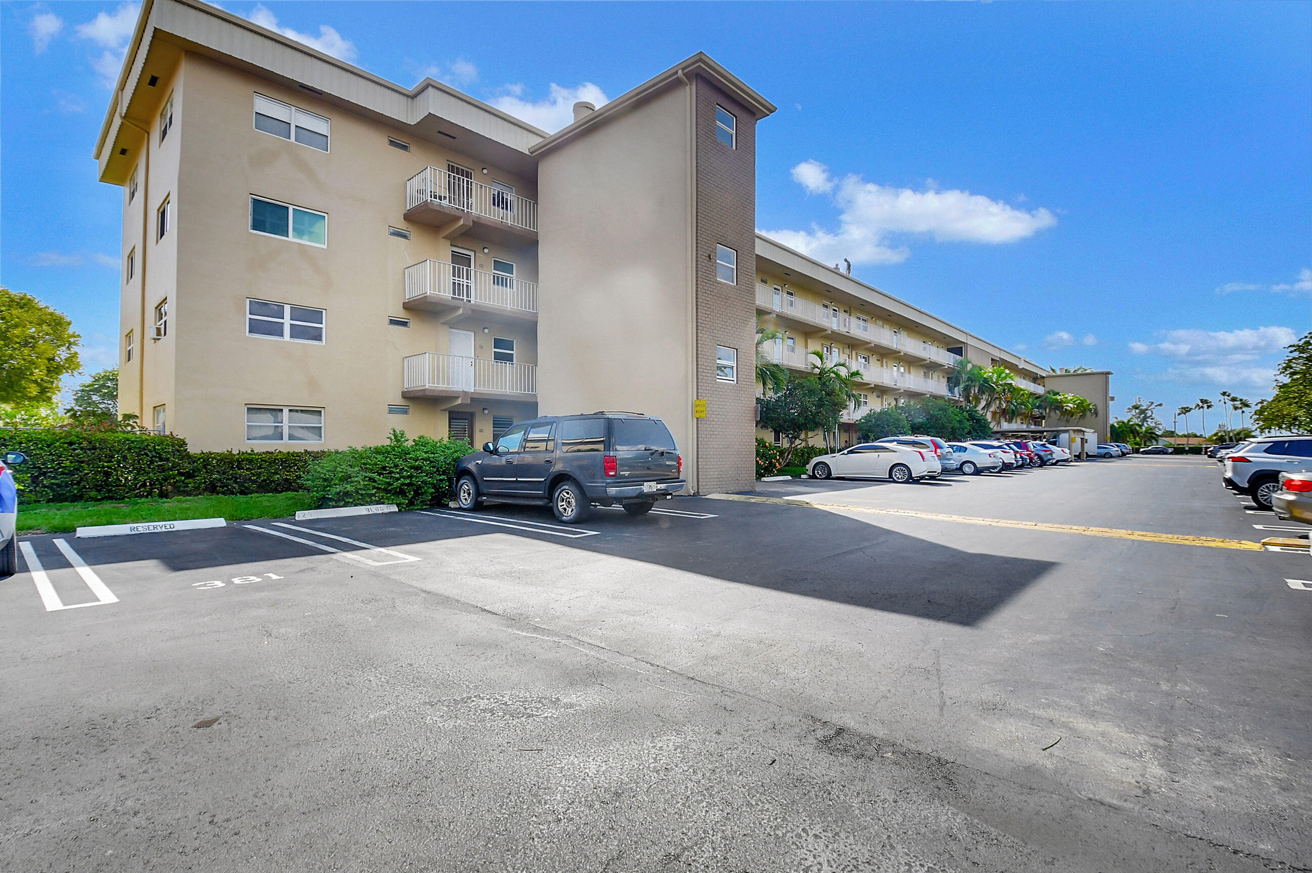 2400 NE 1st Lane 3070, Boynton Beach Unit: 3070