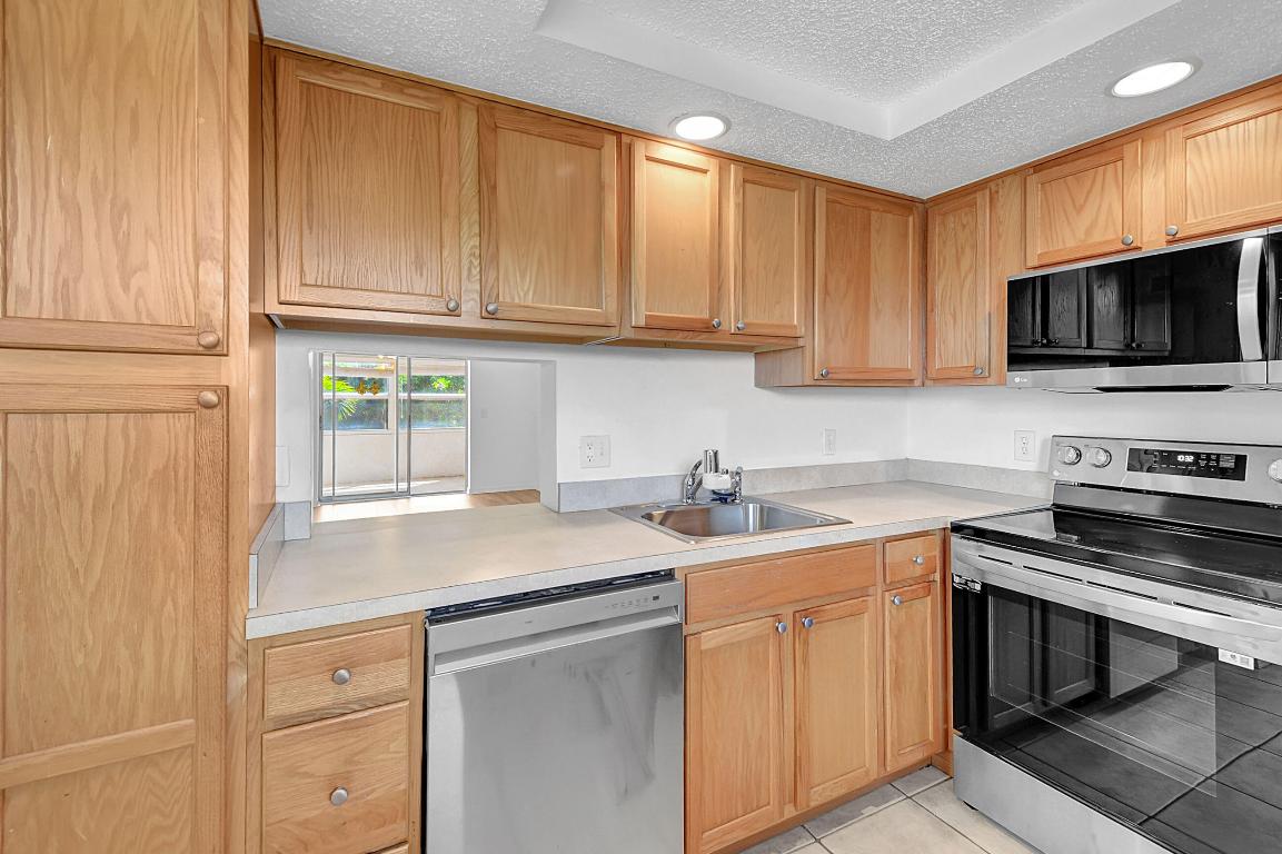 2400 NE 1st Lane 3070, Boynton Beach Unit: 3070