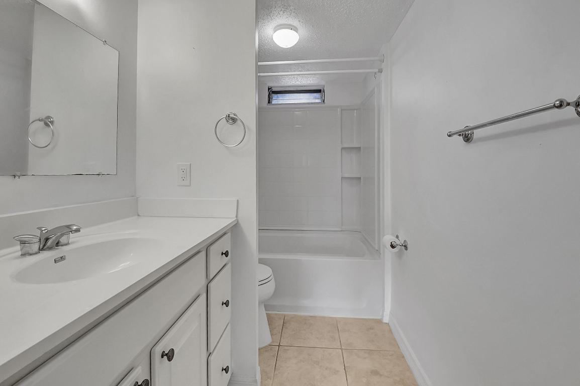 2400 NE 1st Lane 3070, Boynton Beach Unit: 3070