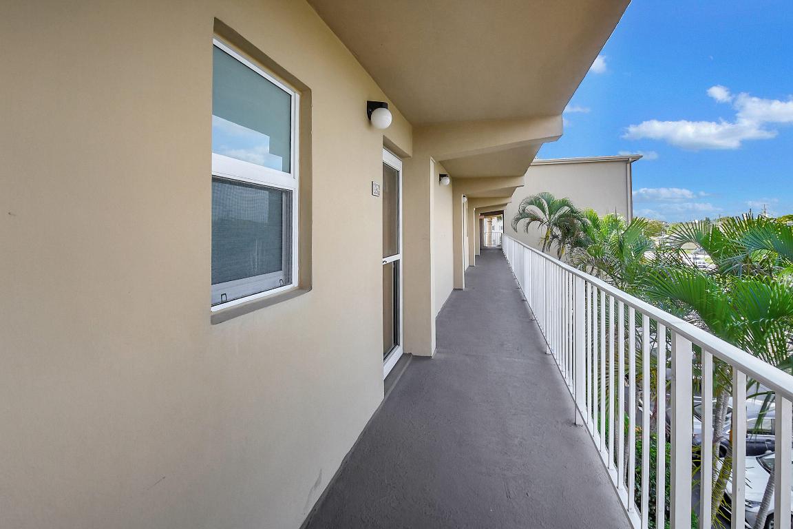 2400 NE 1st Lane 3070, Boynton Beach Unit: 3070