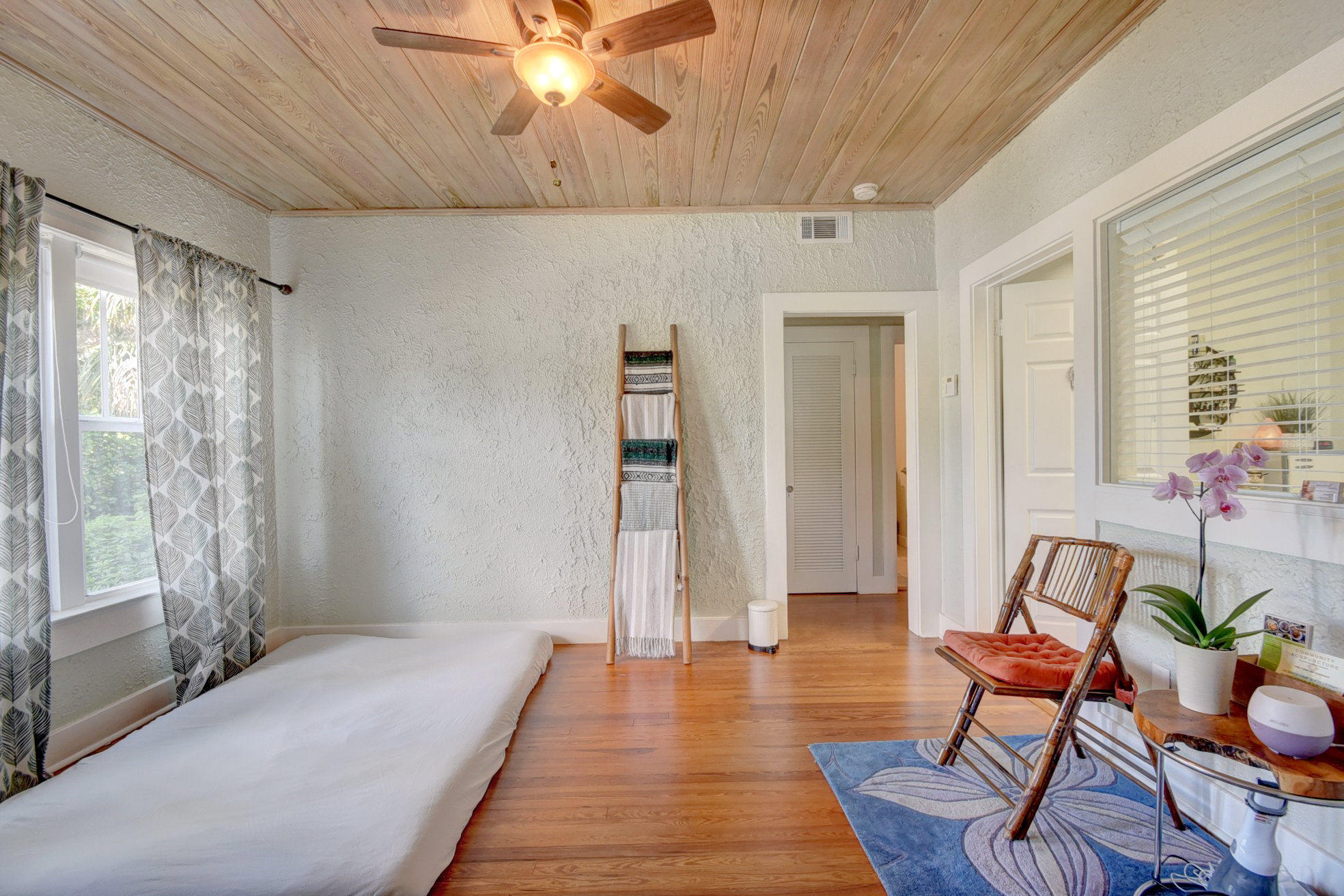 205 NE 5th Ter Terrace