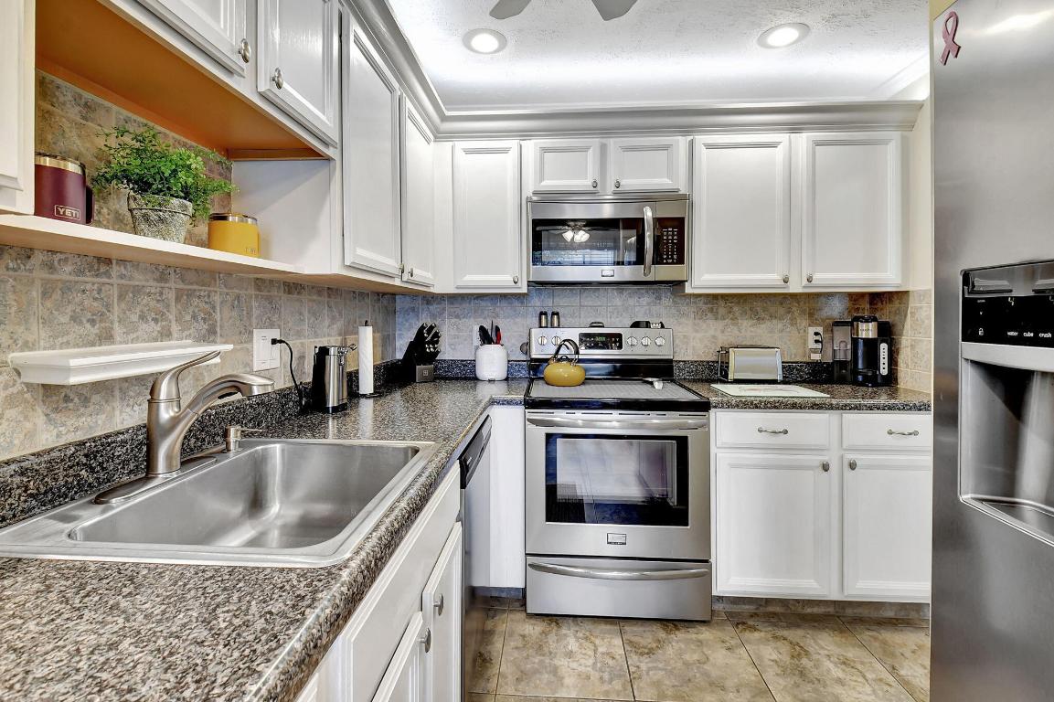 1630 NW 18th Avenue 102, Delray Beach Unit: 102