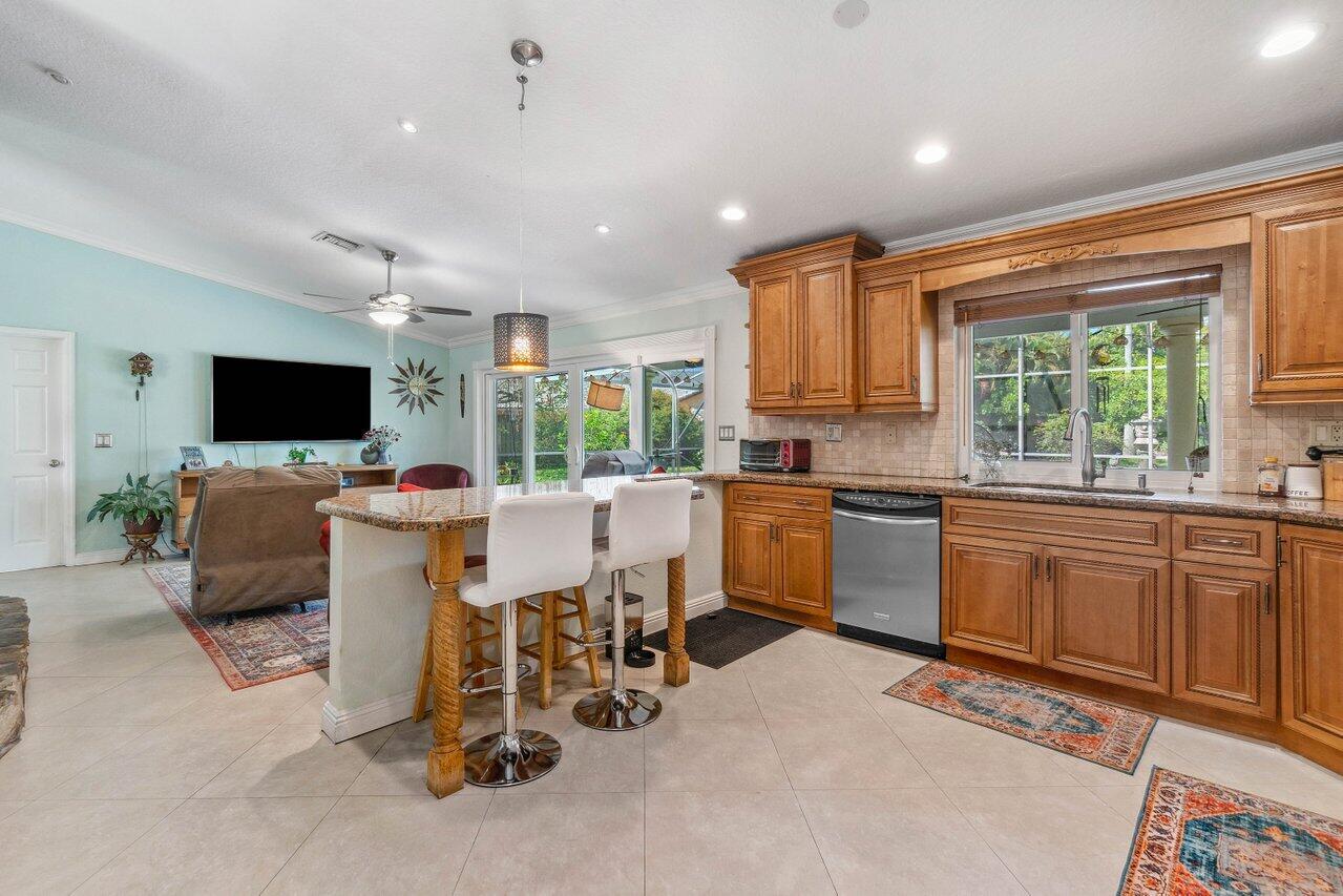 8411 NW 20 Place
