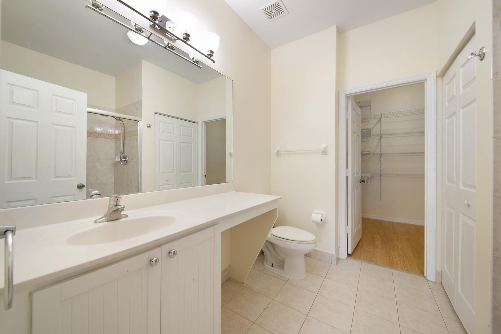 107 Lighthouse Circle H, Tequesta Unit: H