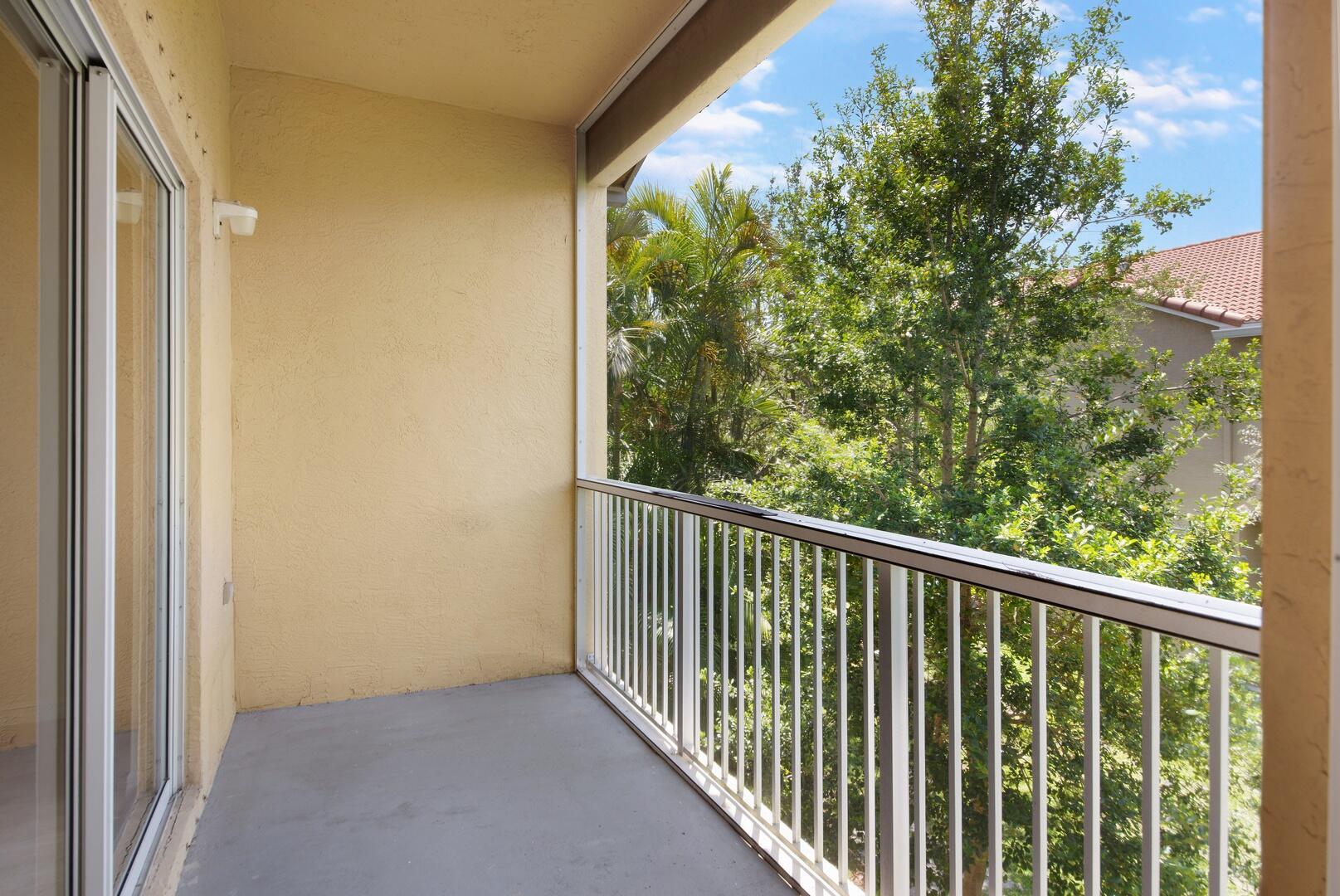 107 Lighthouse Circle H, Tequesta Unit: H
