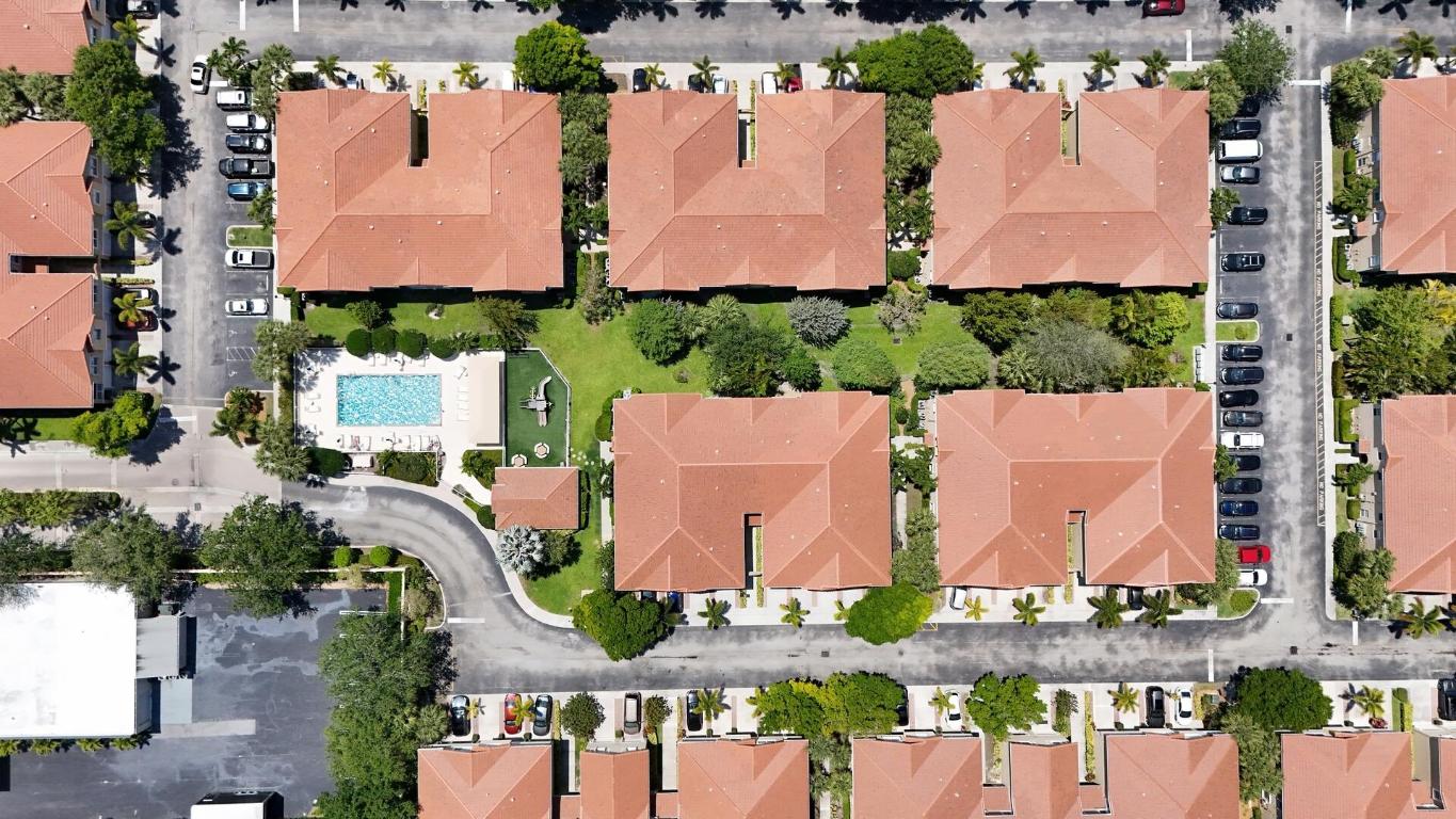 107 Lighthouse Circle H, Tequesta Unit: H