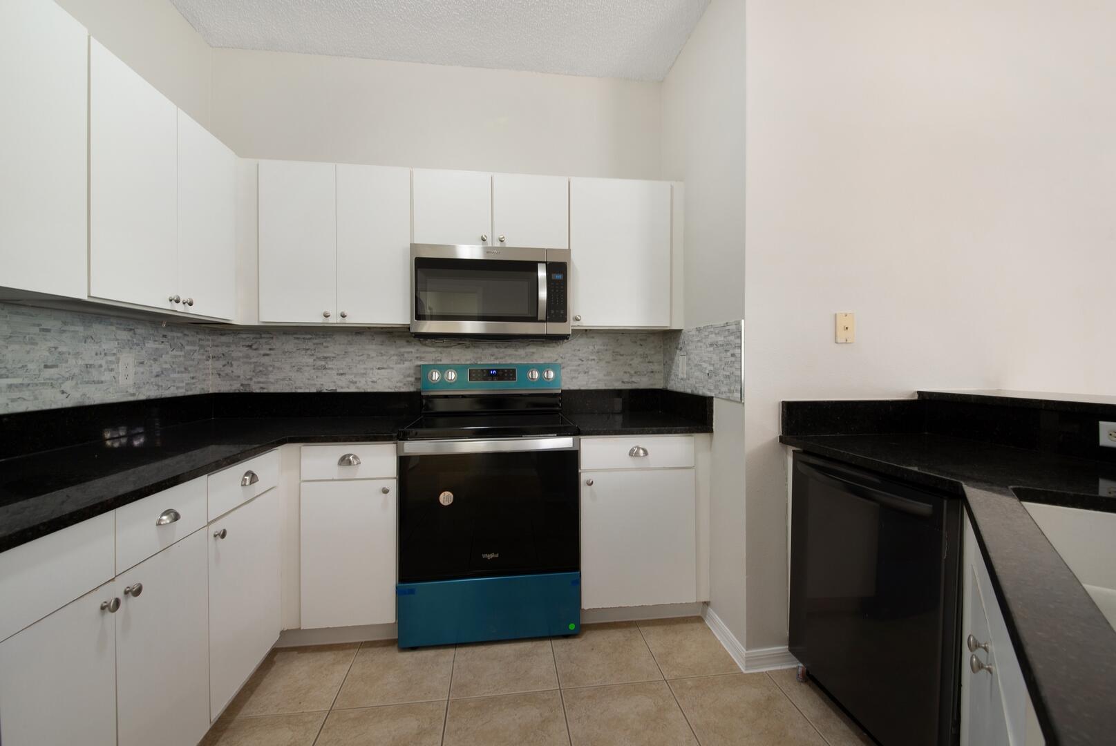 107 Lighthouse Circle H, Tequesta Unit: H