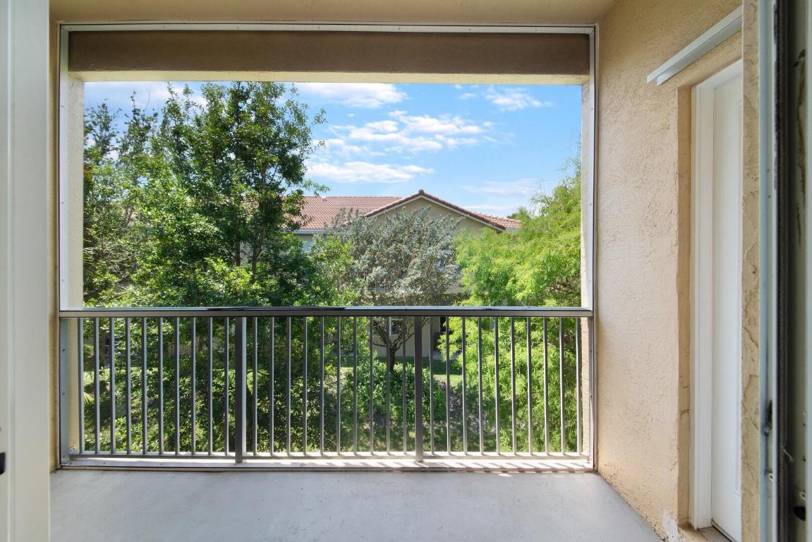 107 Lighthouse Circle H, Tequesta Unit: H