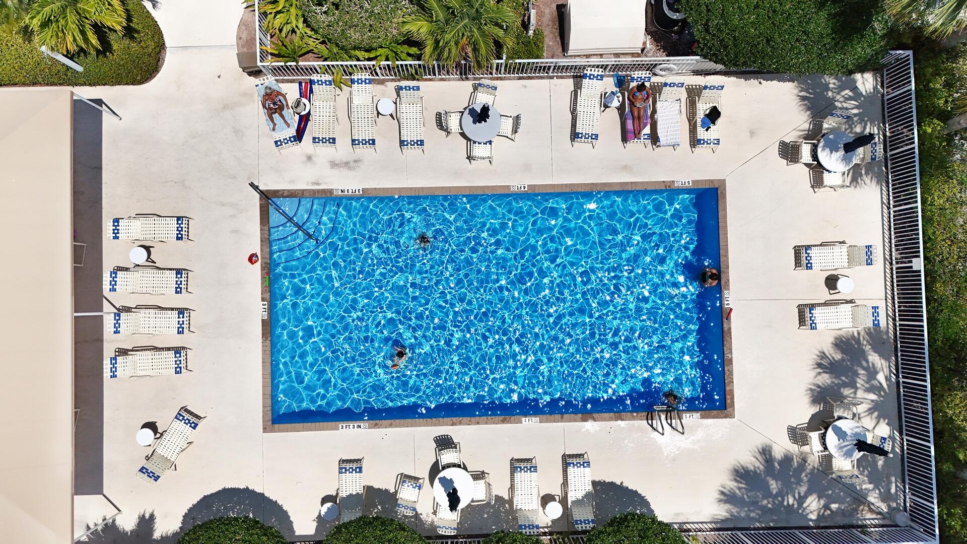 107 Lighthouse Circle H, Tequesta Unit: H