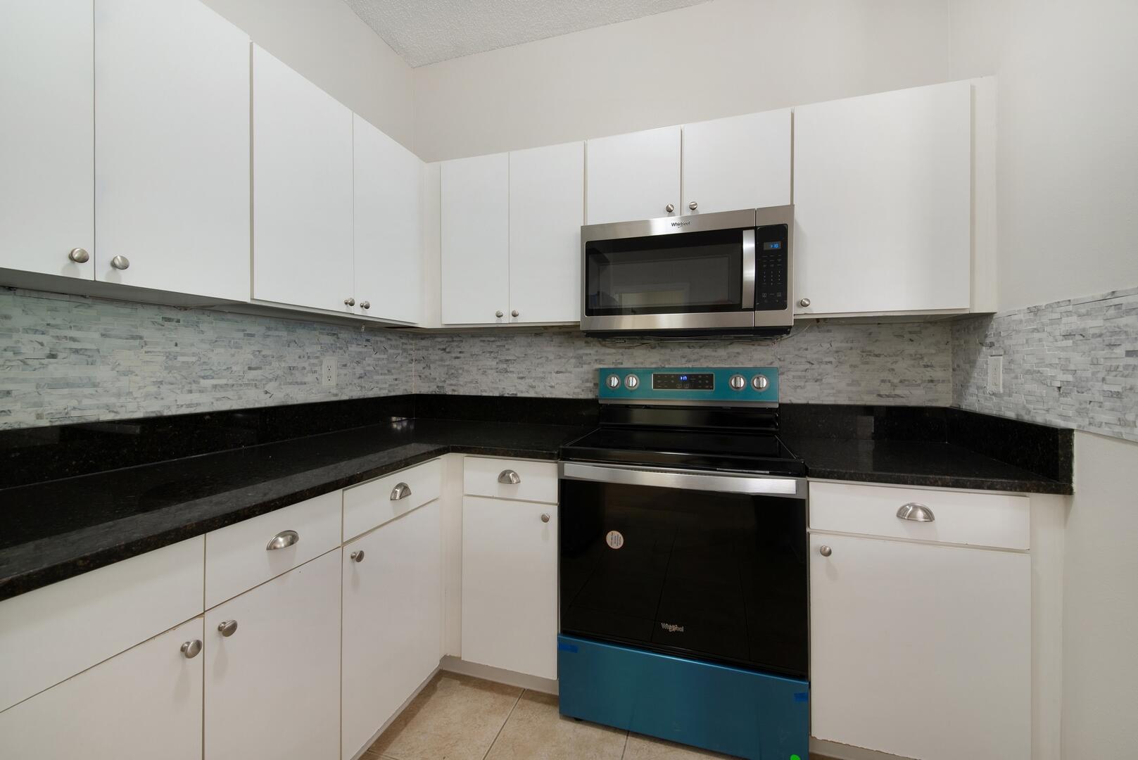 107 Lighthouse Circle H, Tequesta Unit: H