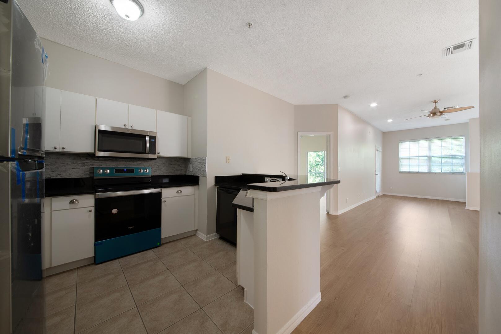 107 Lighthouse Circle H, Tequesta Unit: H