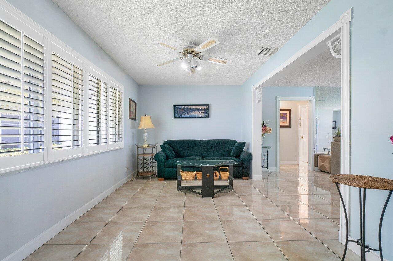 1985 Campanelli Boulevard