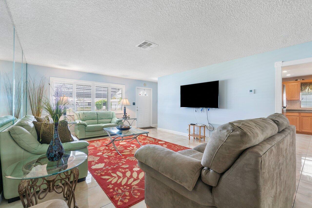 1985 Campanelli Boulevard