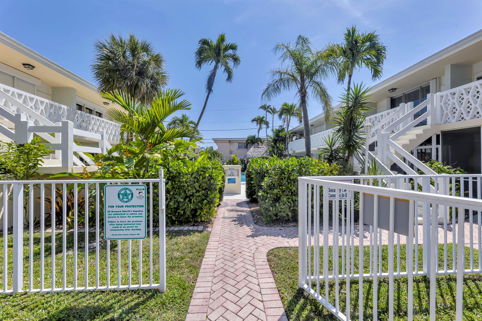 4630 Poinciana Street 2e