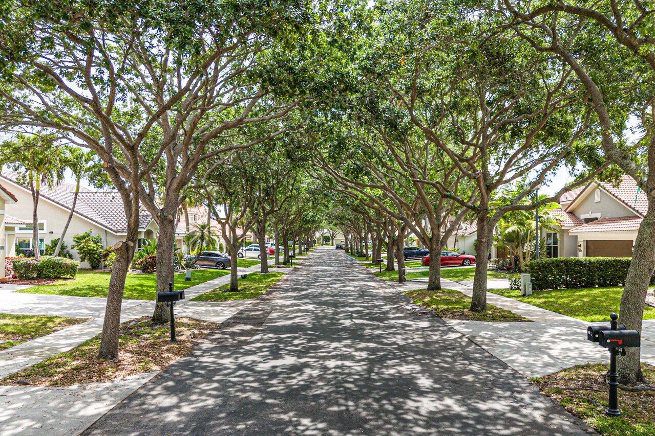 1050 Delray Lakes Drive