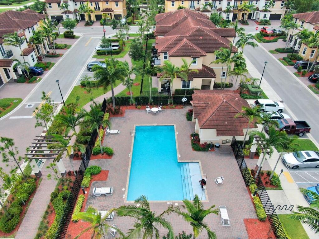 6960 Long Pine Circle, Coconut Creek