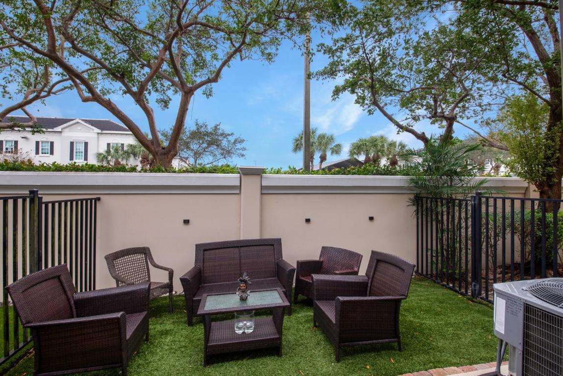 6960 Long Pine Circle, Coconut Creek