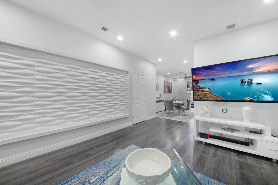 6960 Long Pine Circle, Coconut Creek