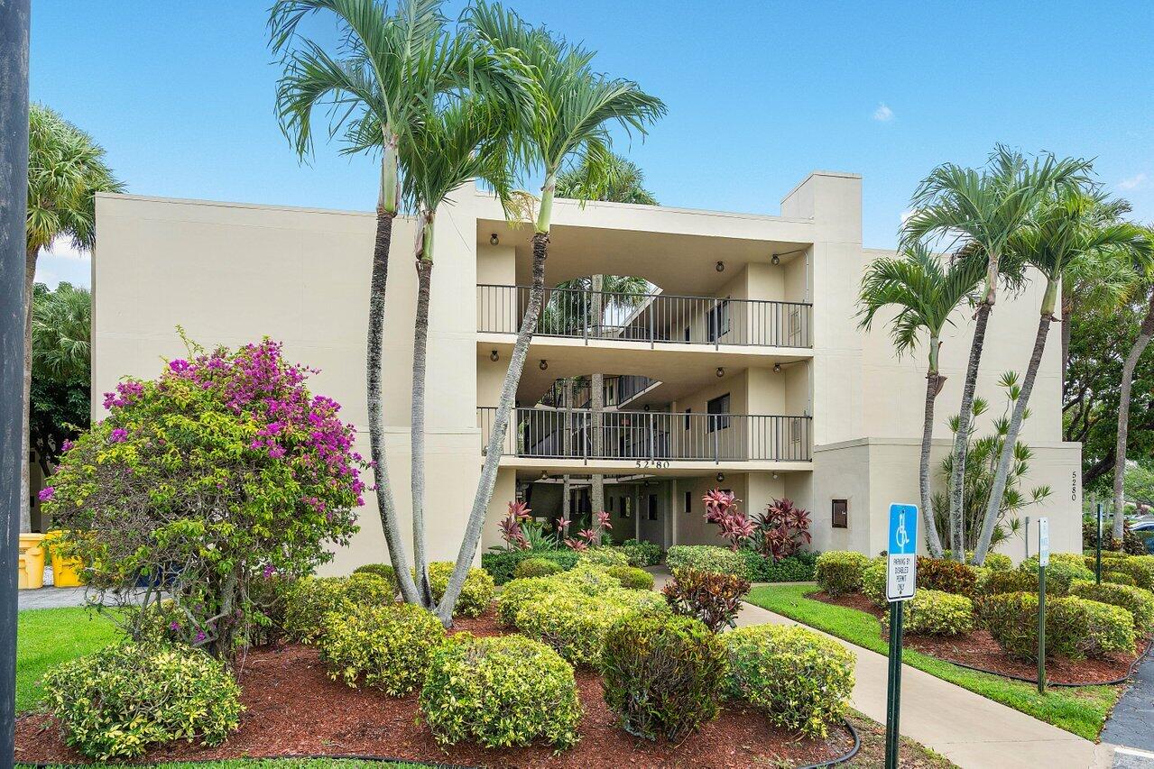 5280 Las Verdes Circle 111, Delray Beach Unit: 111