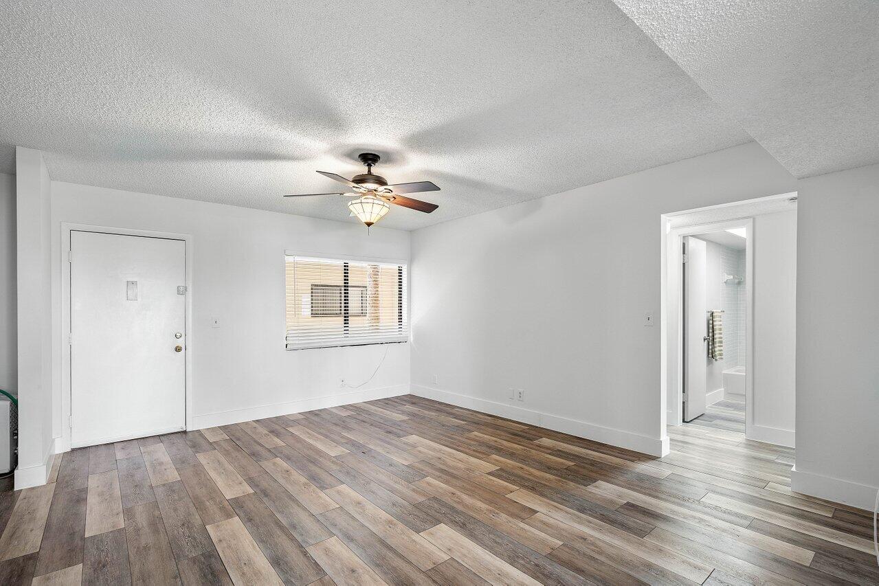 5280 Las Verdes Circle 111, Delray Beach Unit: 111